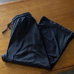 Casual Black Capri Pants with Elastic Waist